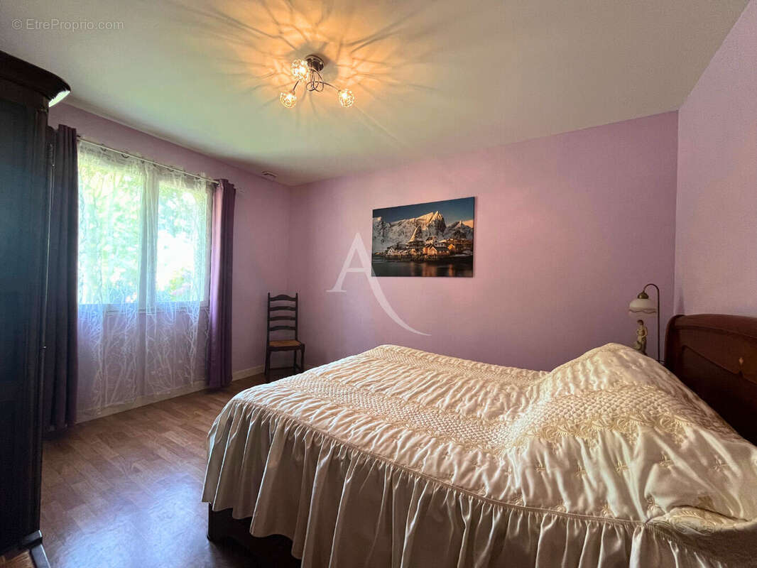 Maison à LA CHAPELLE-HERMIER