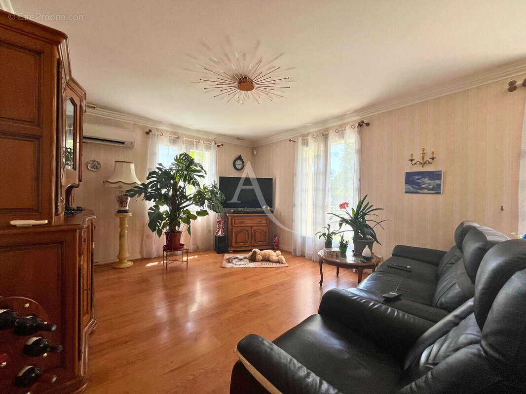 Maison à LA CHAPELLE-HERMIER