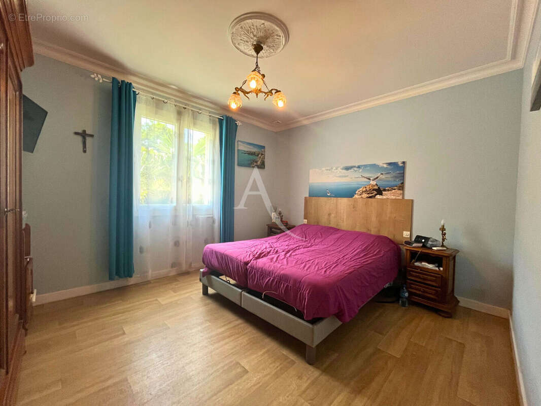 Maison à LA CHAPELLE-HERMIER