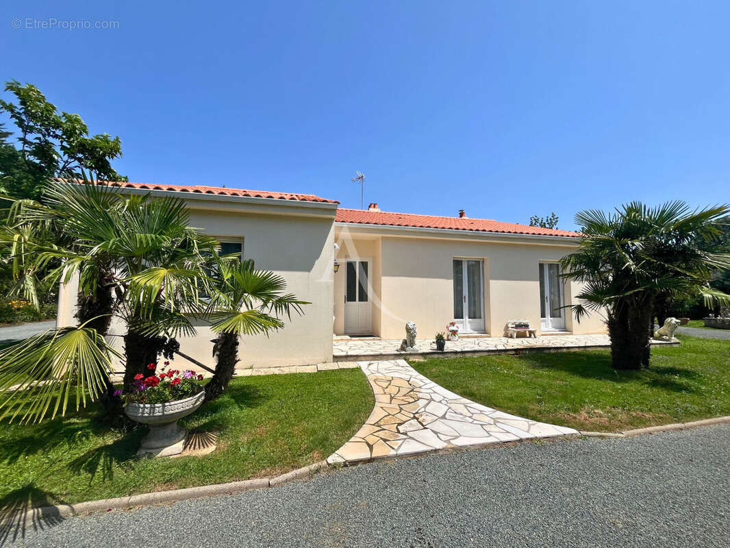 Maison à LA CHAPELLE-HERMIER