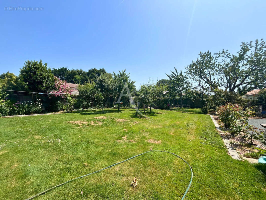 Maison à LA CHAPELLE-HERMIER