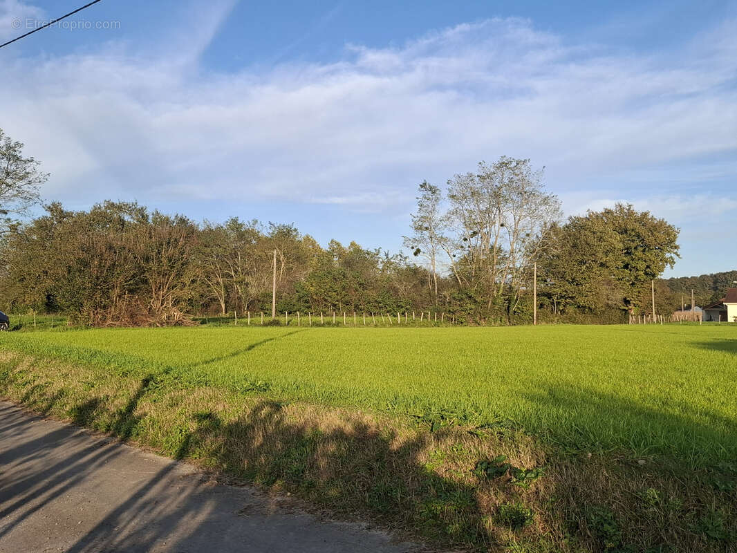 Terrain à ATHOS-ASPIS