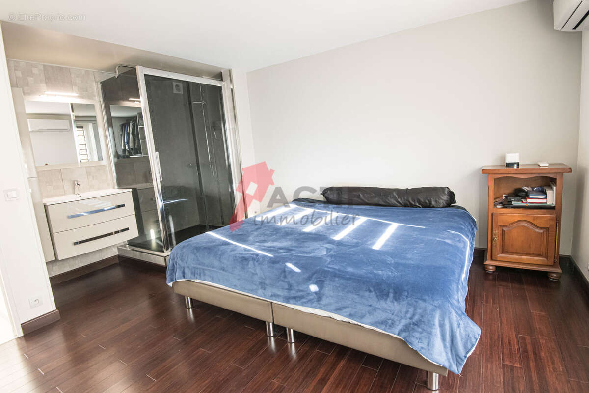 Maison à COURCOURONNES