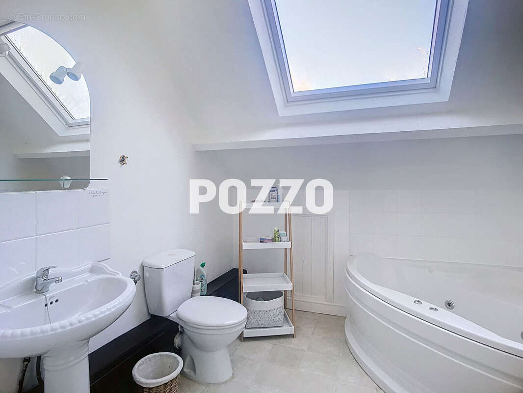 Maison à PERRIERS-EN-BEAUFICEL