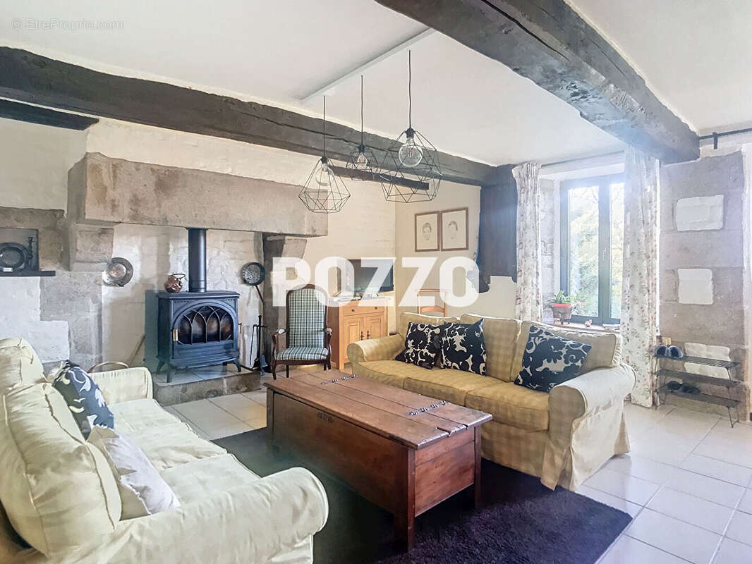 Maison à PERRIERS-EN-BEAUFICEL