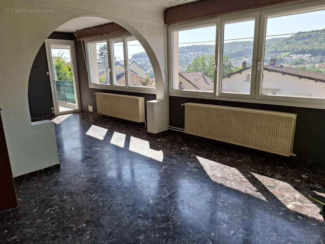 Appartement à POMPEY