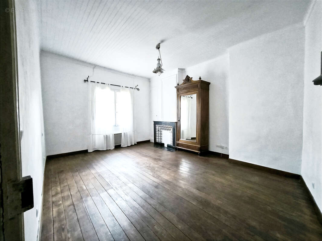 Maison à SAINT-QUENTIN-LA-POTERIE