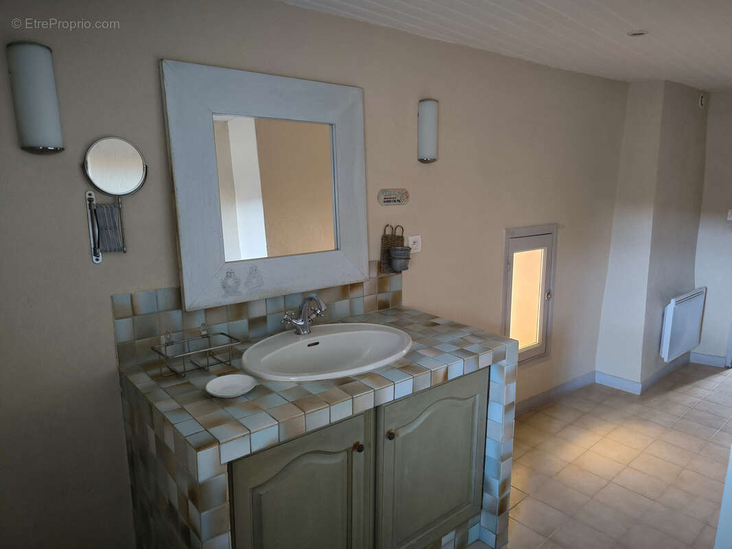 Maison à SAINT-QUENTIN-LA-POTERIE