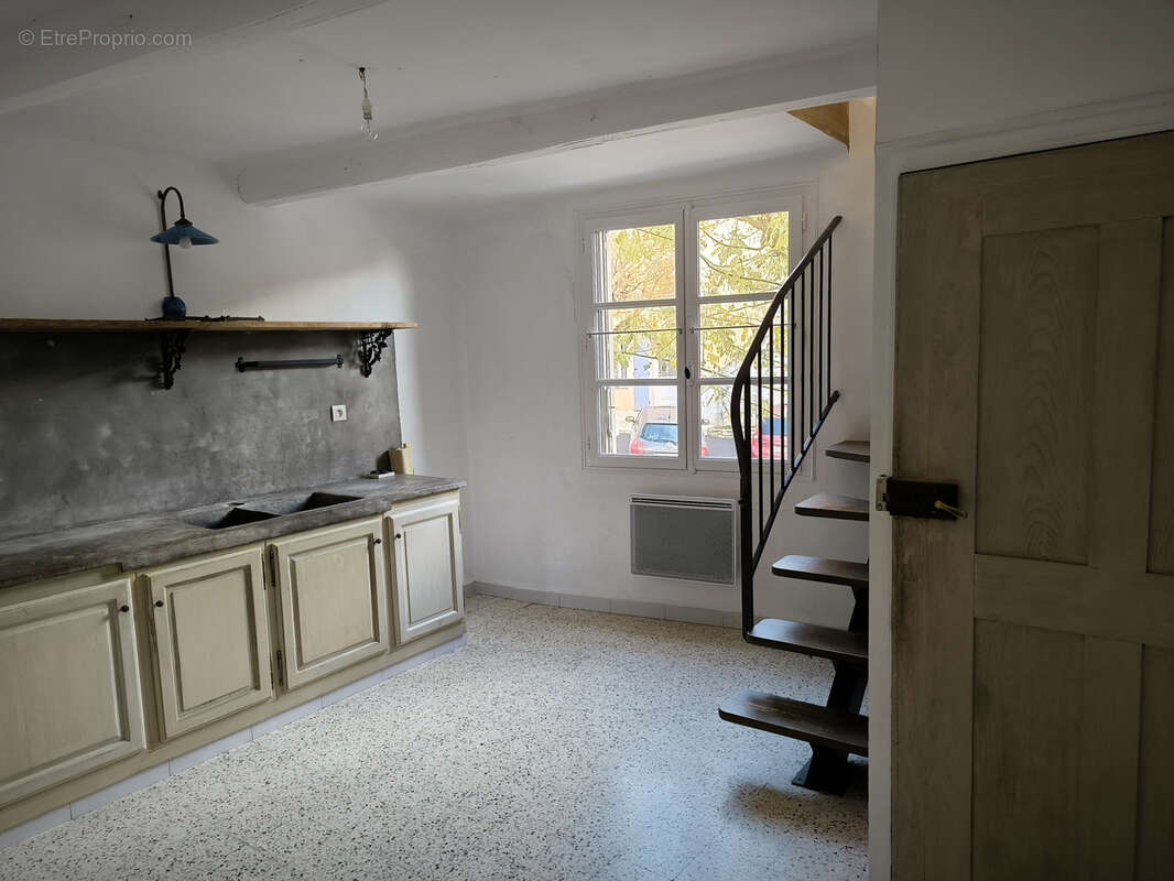 Maison à SAINT-QUENTIN-LA-POTERIE