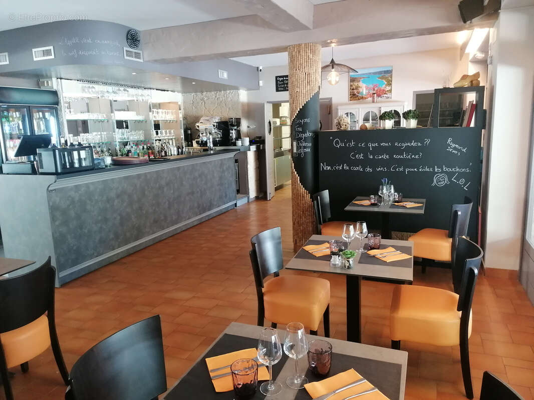 Commerce à MOUSTIERS-SAINTE-MARIE