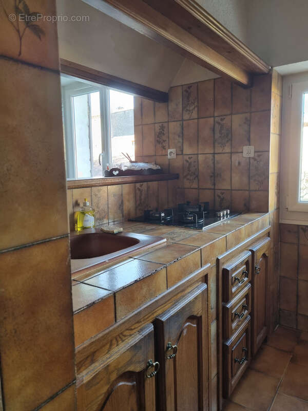 Commerce à MOUSTIERS-SAINTE-MARIE