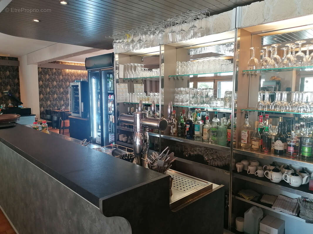 Commerce à MOUSTIERS-SAINTE-MARIE