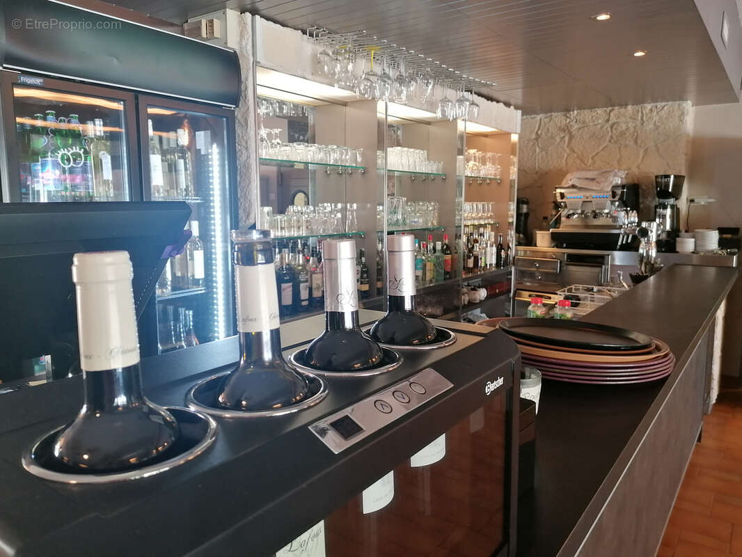 Commerce à MOUSTIERS-SAINTE-MARIE