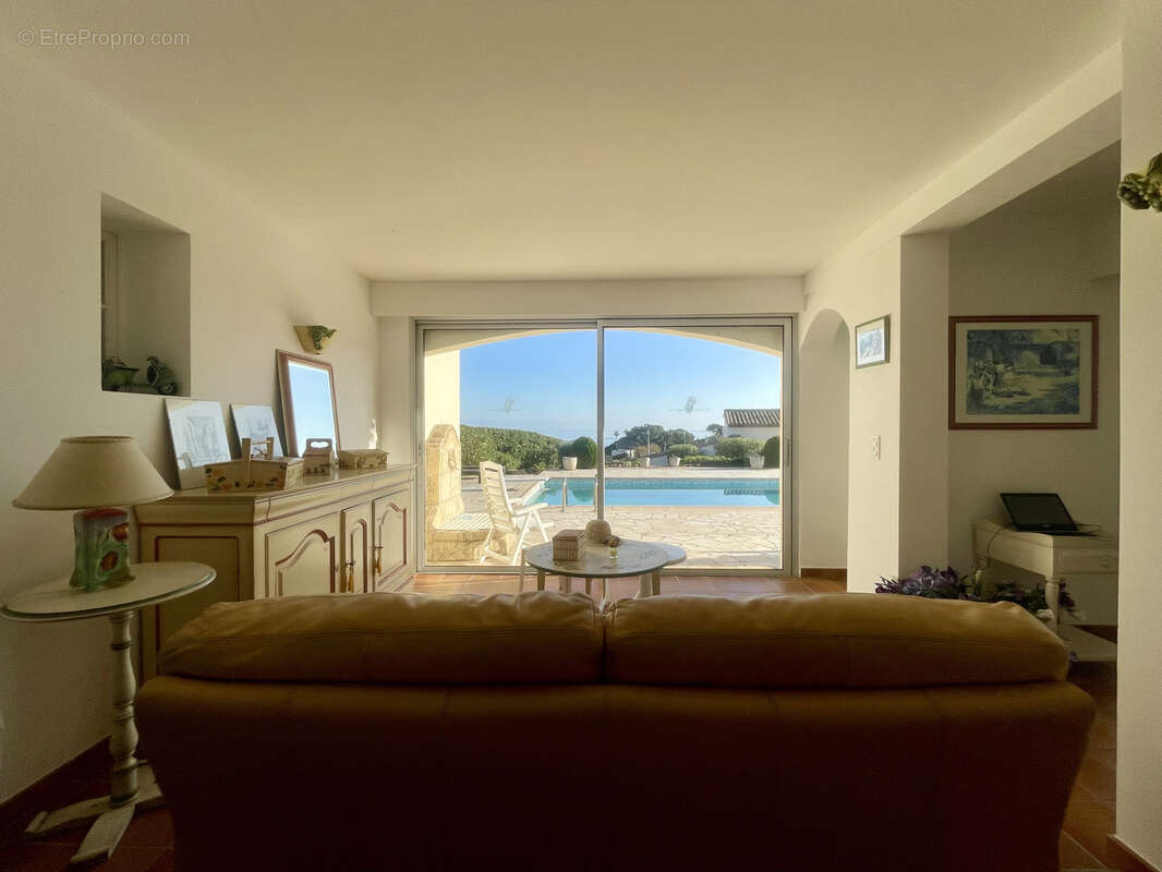 Maison à LES ISSAMBRES