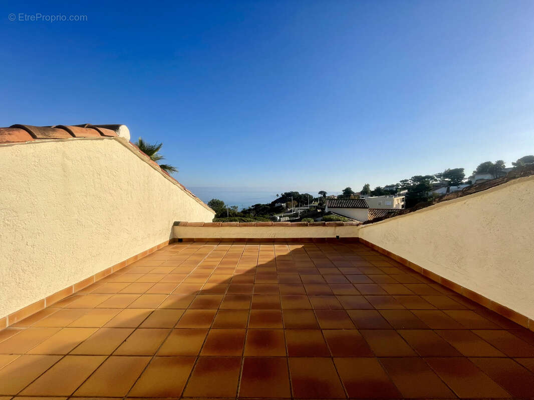 Maison à LES ISSAMBRES