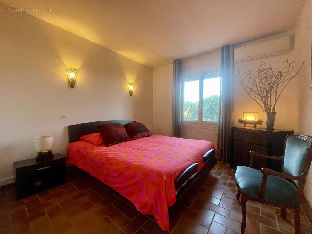 Maison à LES ISSAMBRES