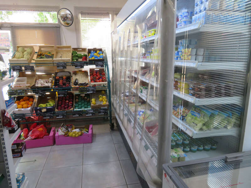 Commerce à ROUMOULES