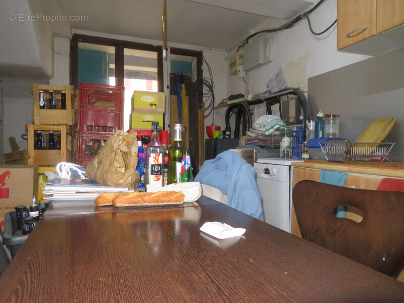 Commerce à ROUMOULES