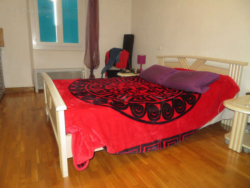 Commerce à ROUMOULES