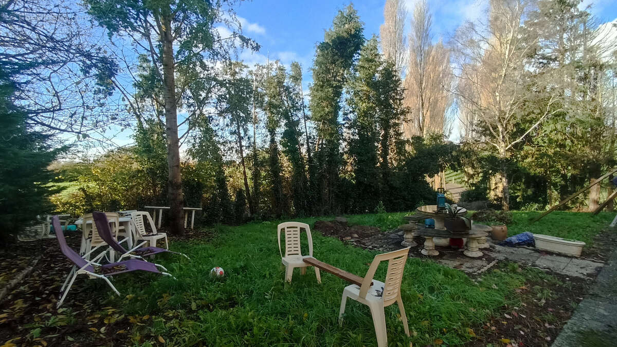 Maison à CERISY-LA-FORET