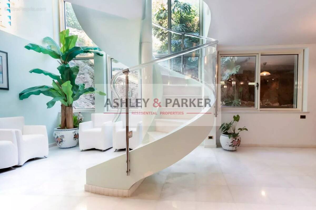 Maison à ROQUEBRUNE-CAP-MARTIN