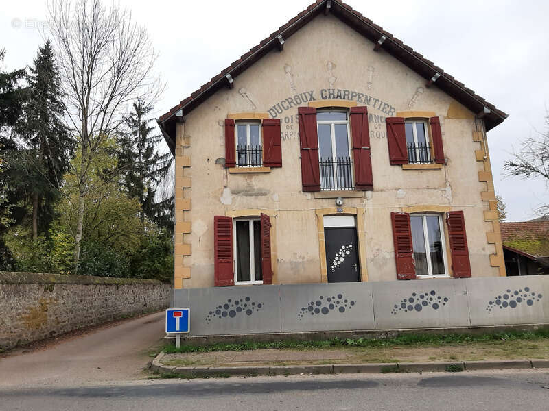 Maison à TOULON-SUR-ARROUX