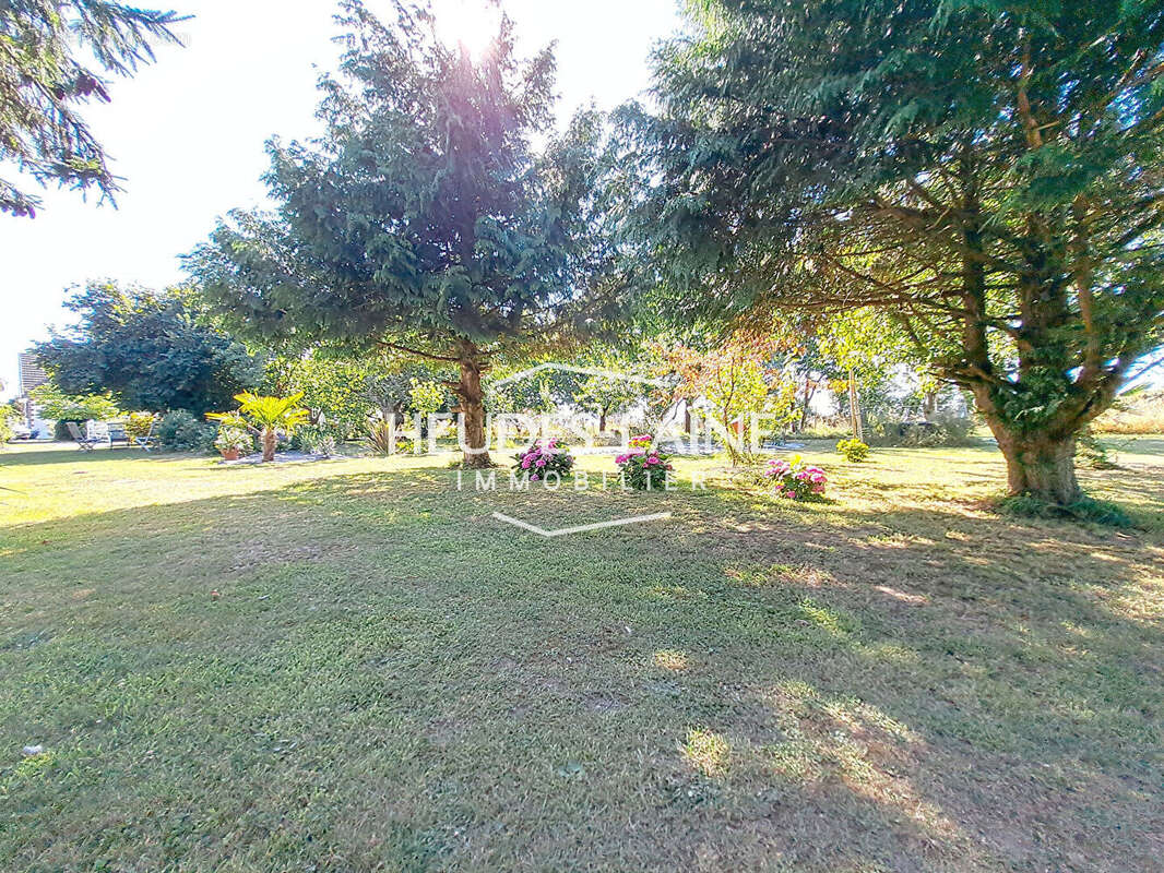 Maison à SAINT-PAIR-SUR-MER