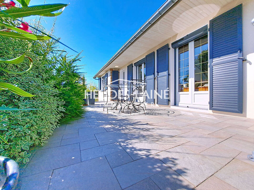 Maison à SAINT-PAIR-SUR-MER