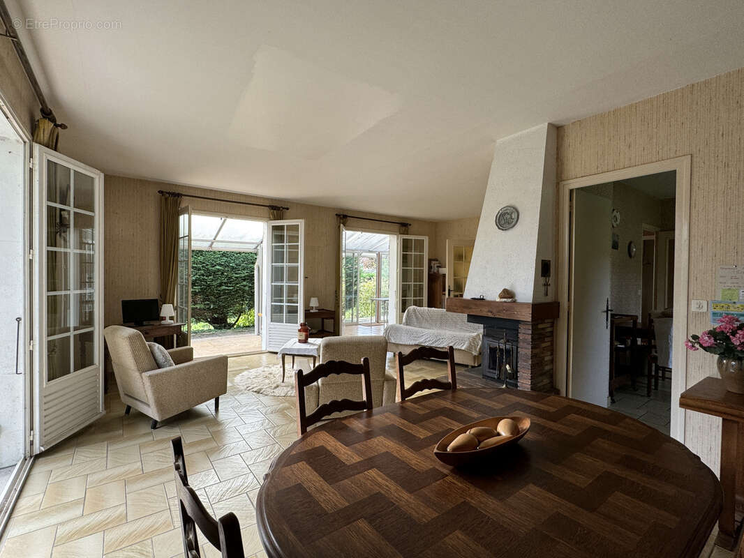 Maison à SAINT-CYR-AU-MONT-D&#039;OR