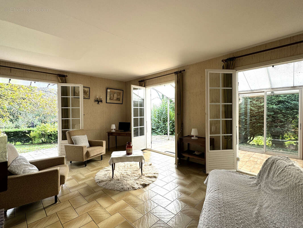 Maison à SAINT-CYR-AU-MONT-D&#039;OR