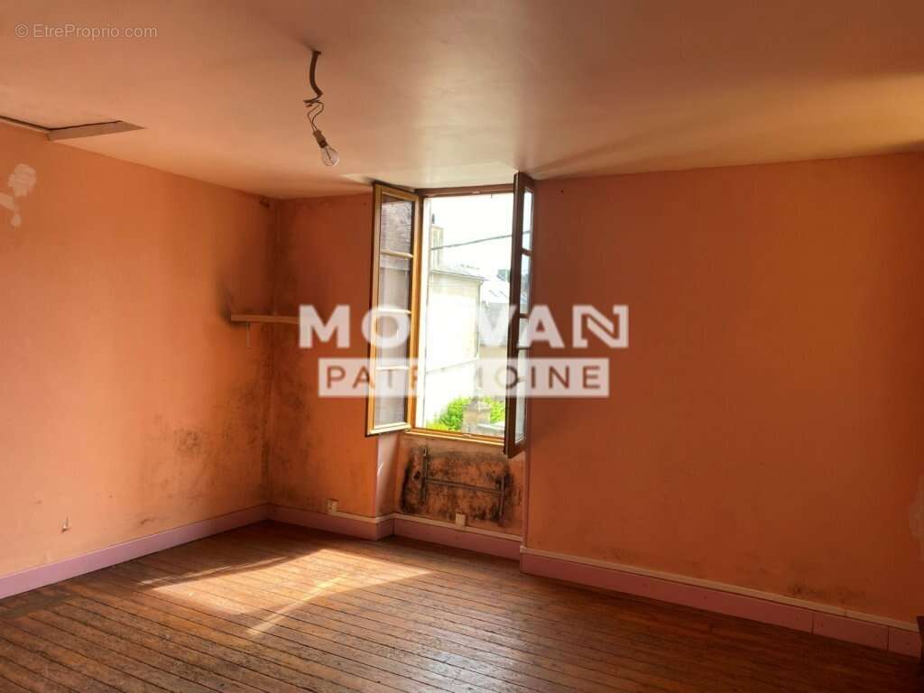 Maison à SAINT-SAULGE