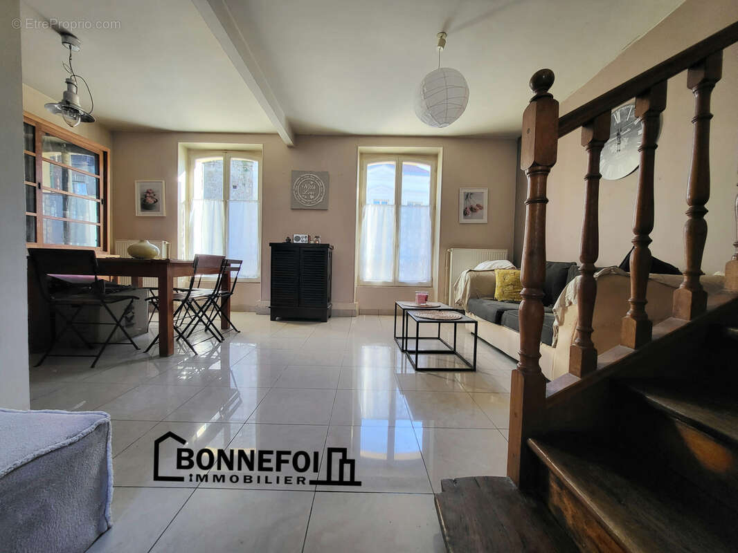 Appartement à LA QUEUE-EN-BRIE