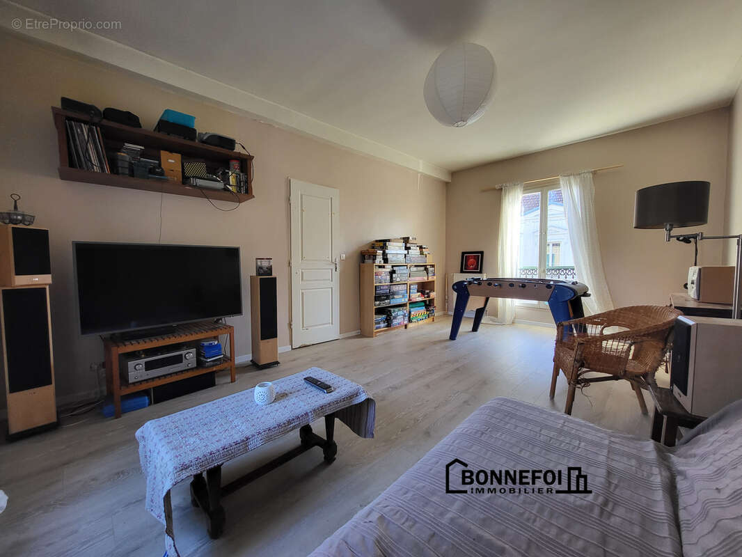 Appartement à LA QUEUE-EN-BRIE