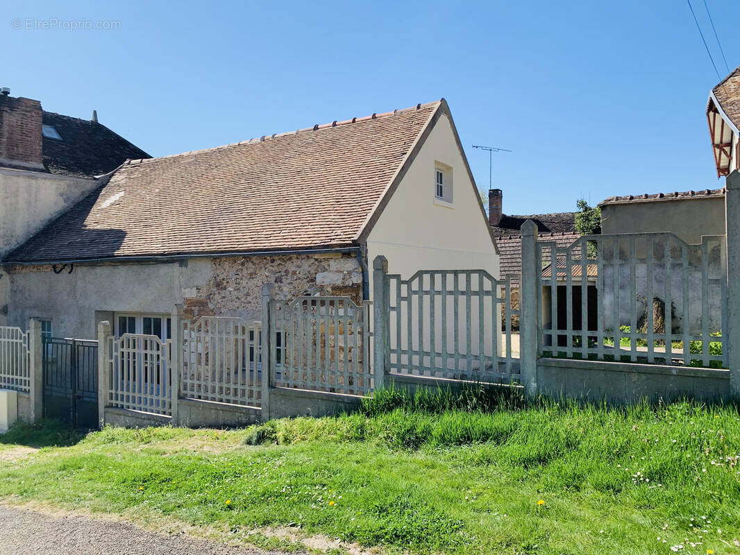 Maison à VALLERY