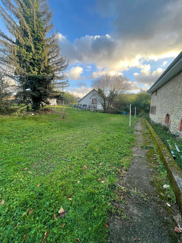 Terrain à VAIRE-LE-PETIT