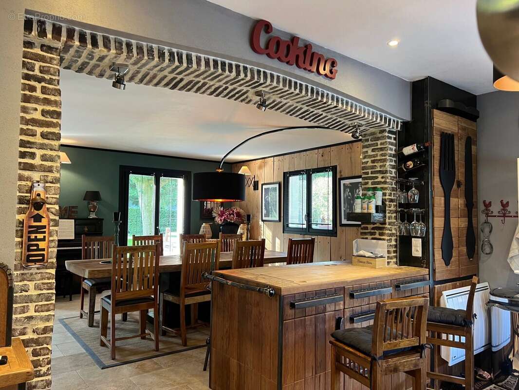 Maison à SAINT-HYMER