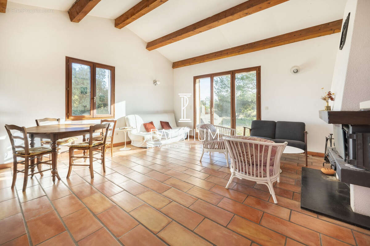 Maison à ESPARRON-DE-VERDON