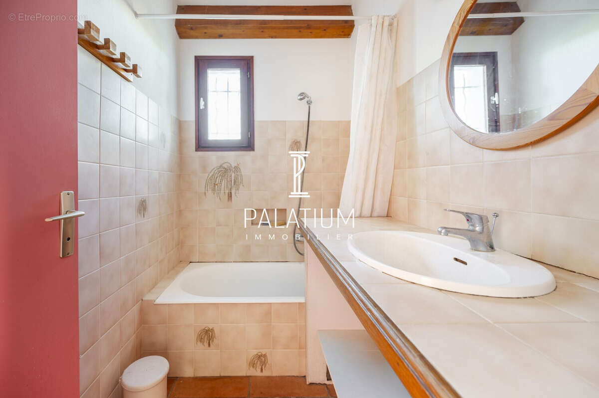 Maison à ESPARRON-DE-VERDON