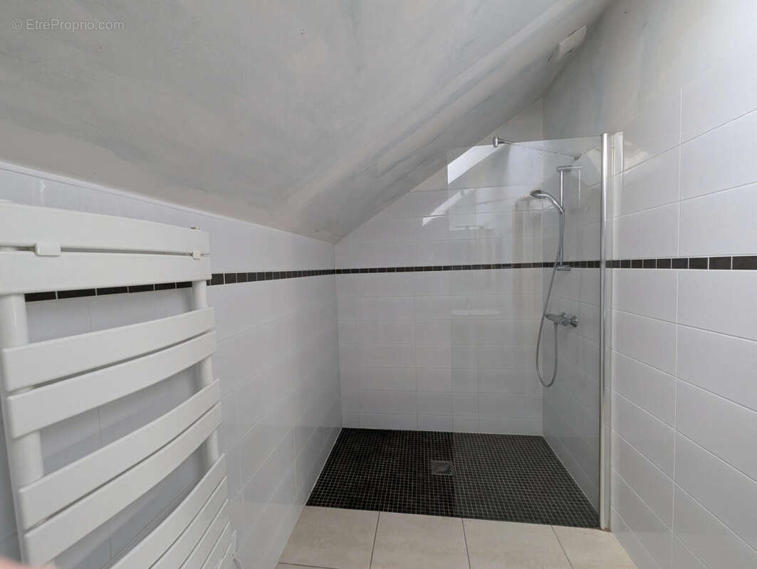 Douche italienne - Maison à LANGONNET