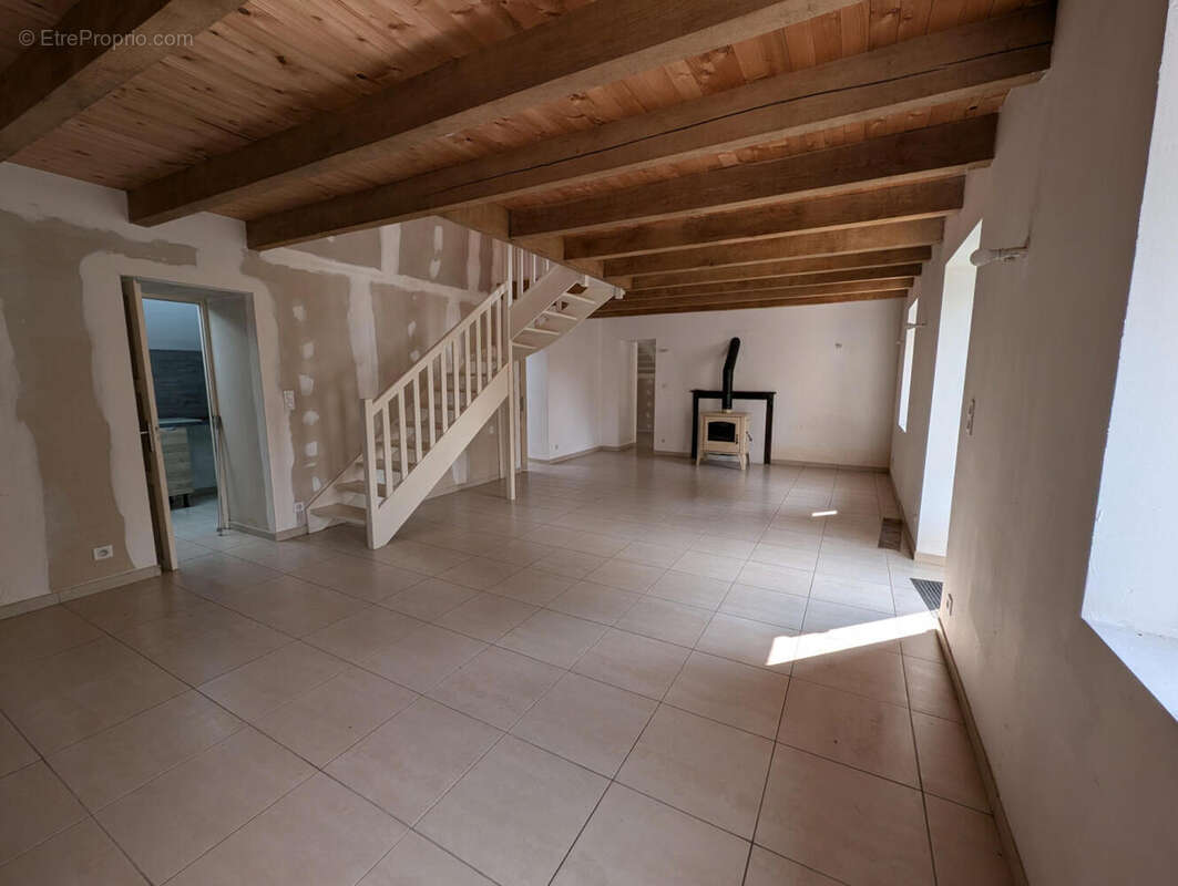 Séjour - Maison à LANGONNET