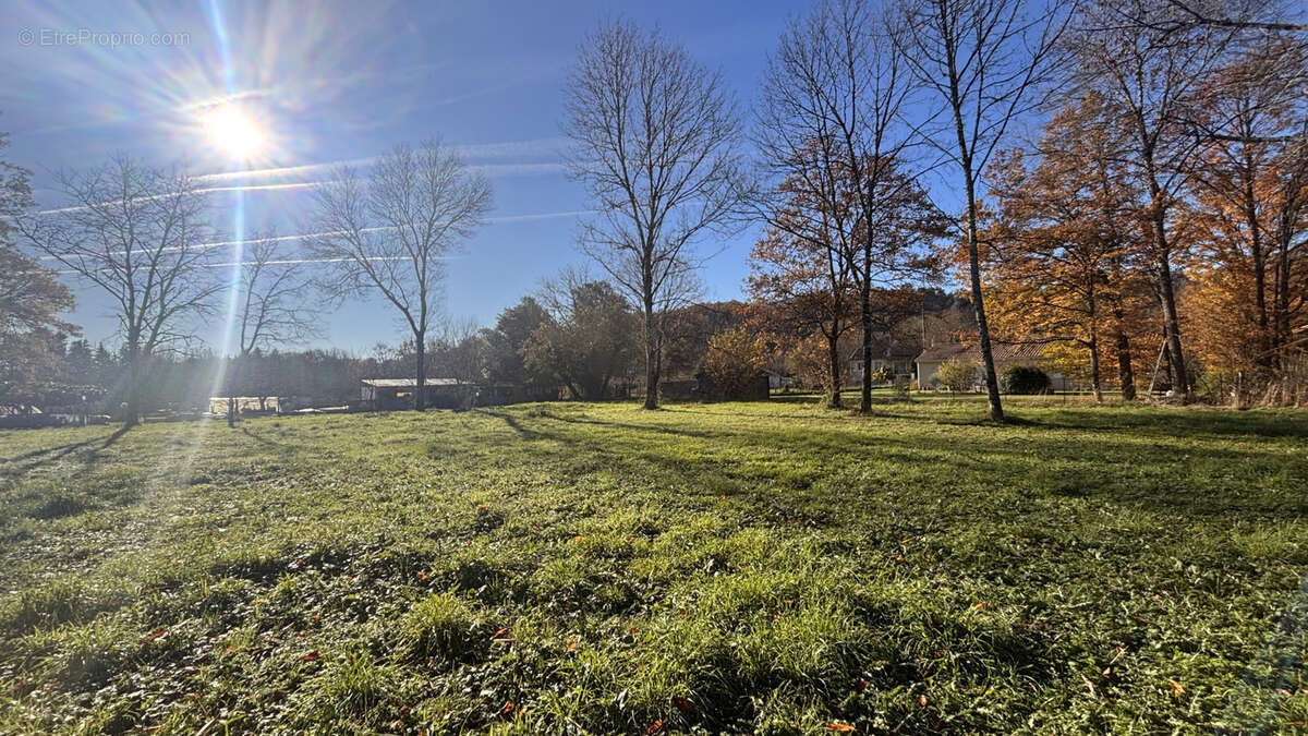 Terrain à CHANCELADE