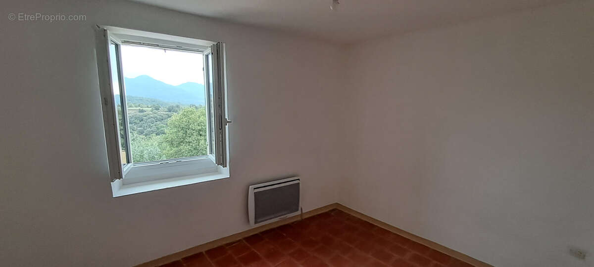 Maison à USCLAS-DU-BOSC