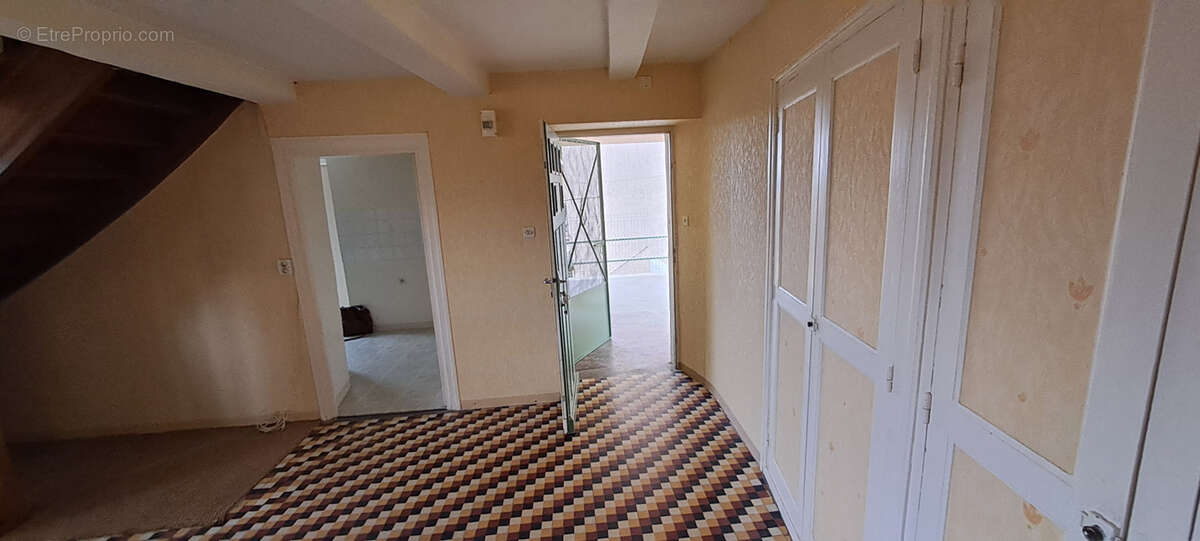 Maison à USCLAS-DU-BOSC