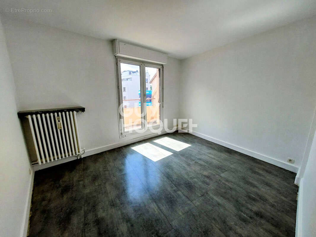 Appartement à ROSNY-SOUS-BOIS