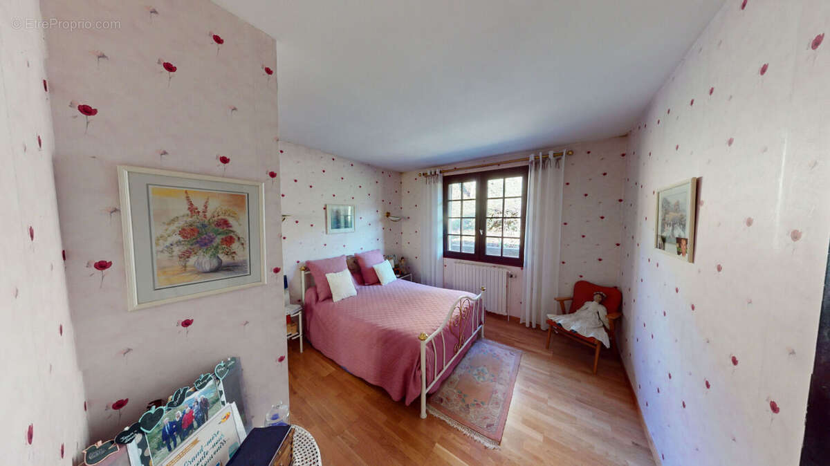 Maison à LA COMBE-DE-LANCEY