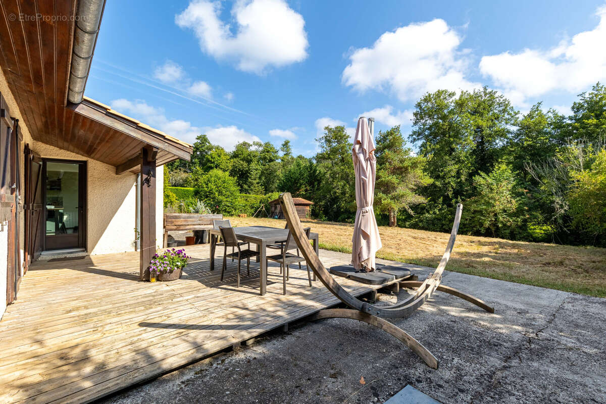 Maison à CABANAC-ET-VILLAGRAINS