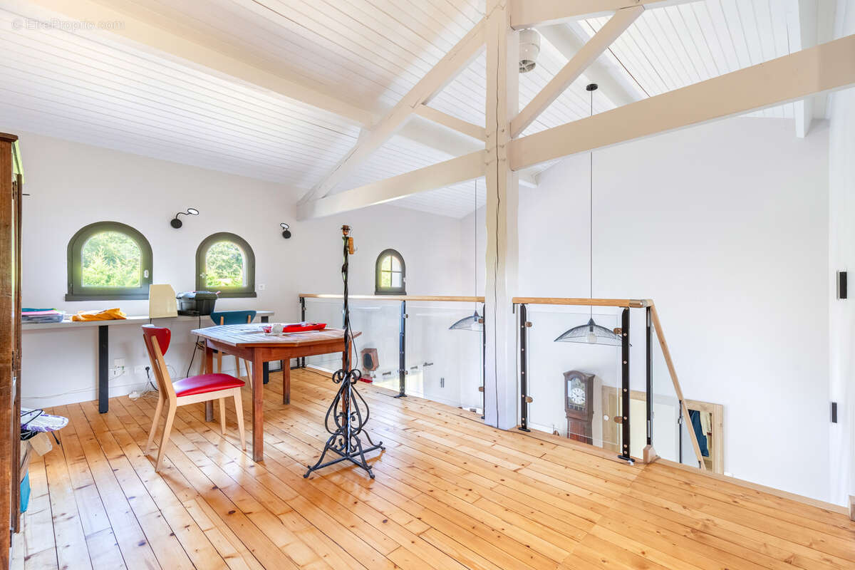 Maison à CABANAC-ET-VILLAGRAINS