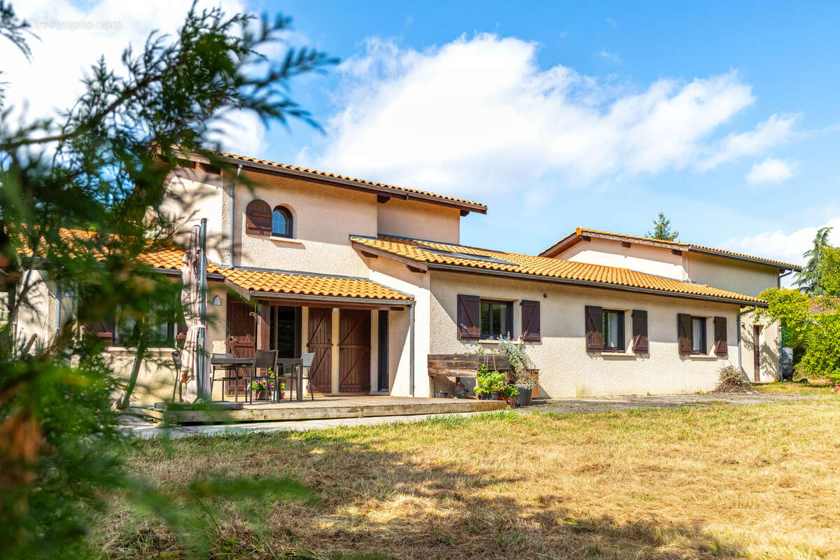 Maison à CABANAC-ET-VILLAGRAINS