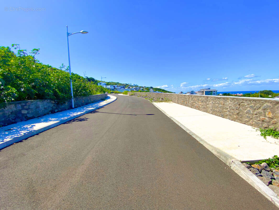 Terrain à SAINT-PIERRE