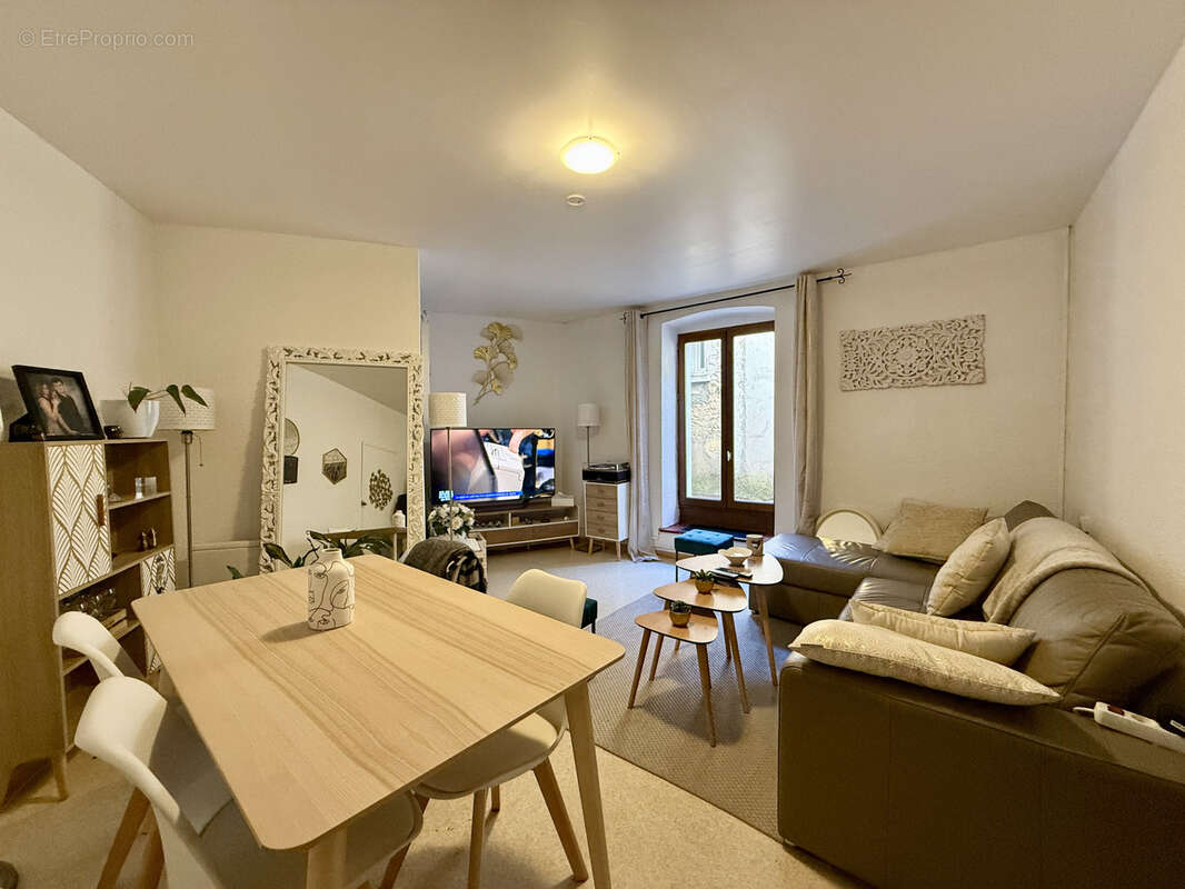 Appartement à SAINT-THIBERY